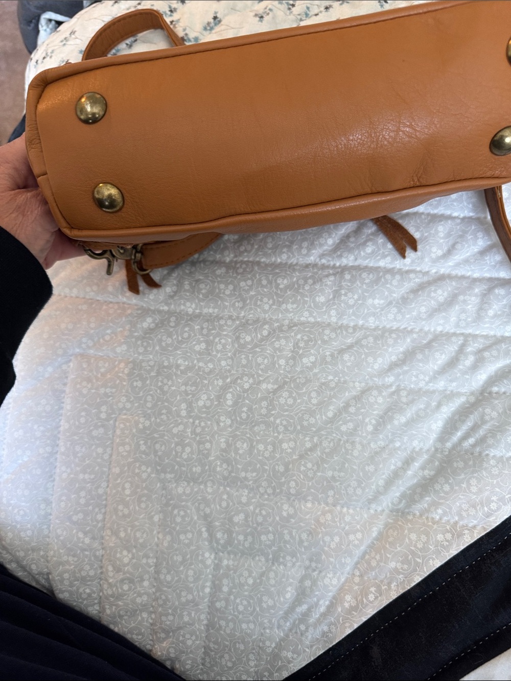 Wanderers Manhatten Tan Full-Grain Leather Crossbody Bag - Picture 3 of 5